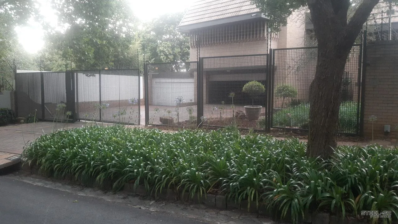 Grating Gate 002